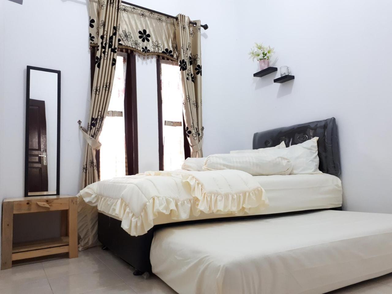 Villa Fifari - 5 Kamar Tidur, 3 Kamar Mandi บาตู ภายนอก รูปภาพ